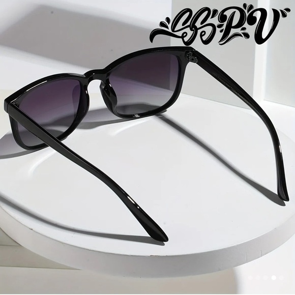 Unisex Black Polarized Sunglasses with case - Picture 4 of 4